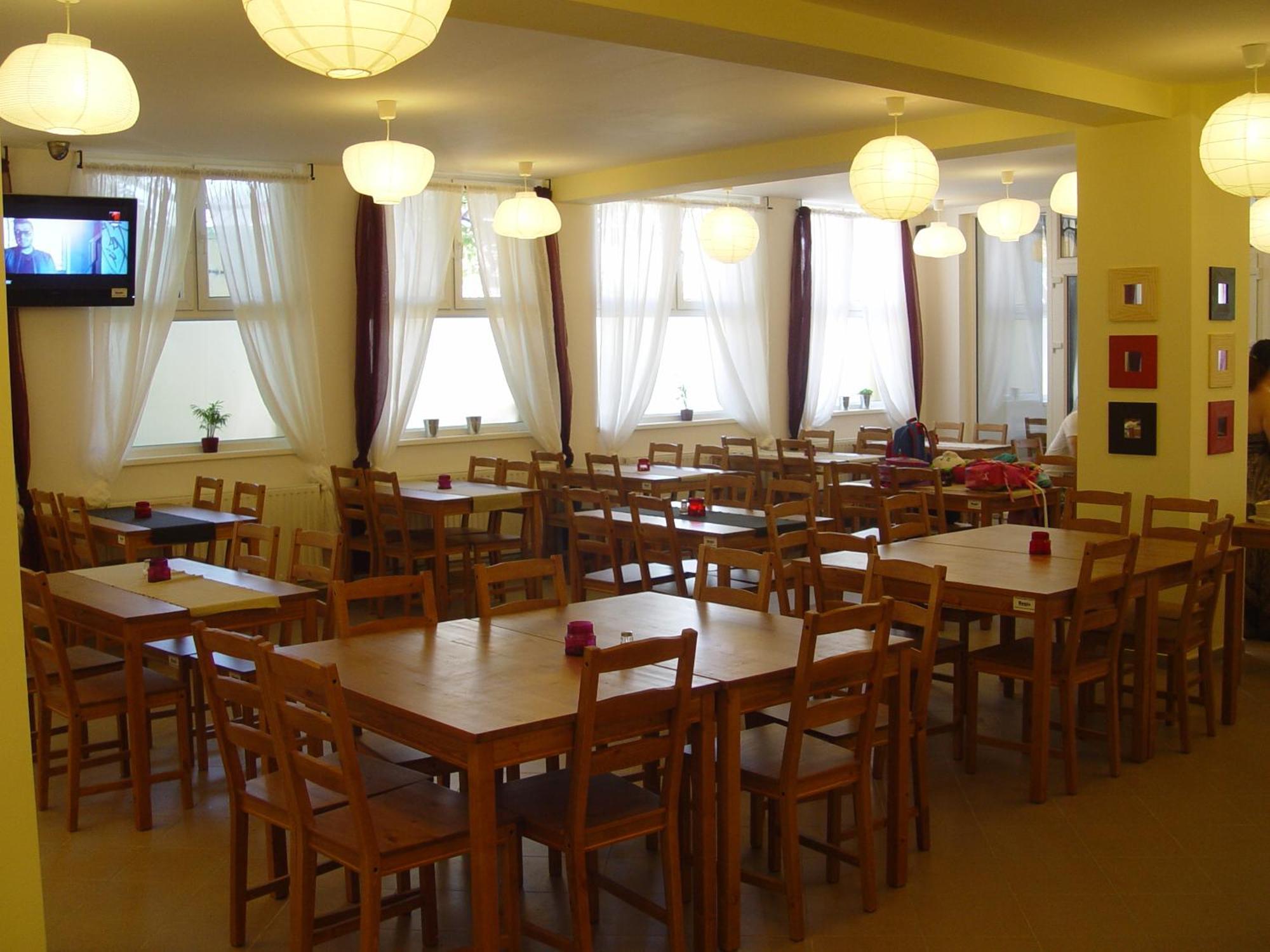 Hotel Astra Braşov Extérieur photo