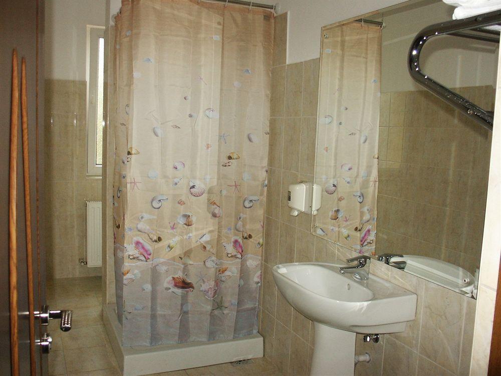 Hotel Astra Braşov Extérieur photo
